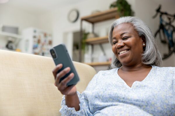 The Handy iPhone Cheat Sheet for Seniors - Sonida Senior Living